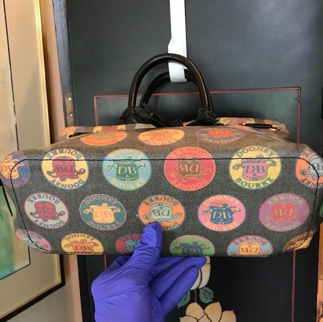 Dooney & Bourke ボストンバッグ　キャンバス×レザー　カラフルロゴ Dooney & Bourke ボストンバッグ キャンバス×レザー カラフルロゴ