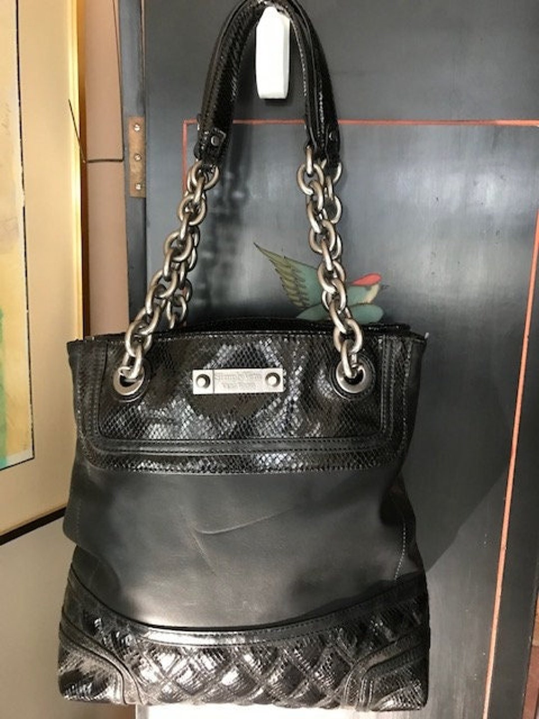 Can anyone tell me If it's a authentic Coach bag? : r/vinted