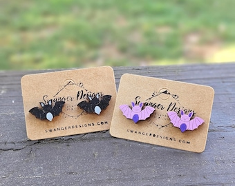 Puces d'oreilles chauve-souris en bois peintes à la main - Bijoux d'Halloween effrayants