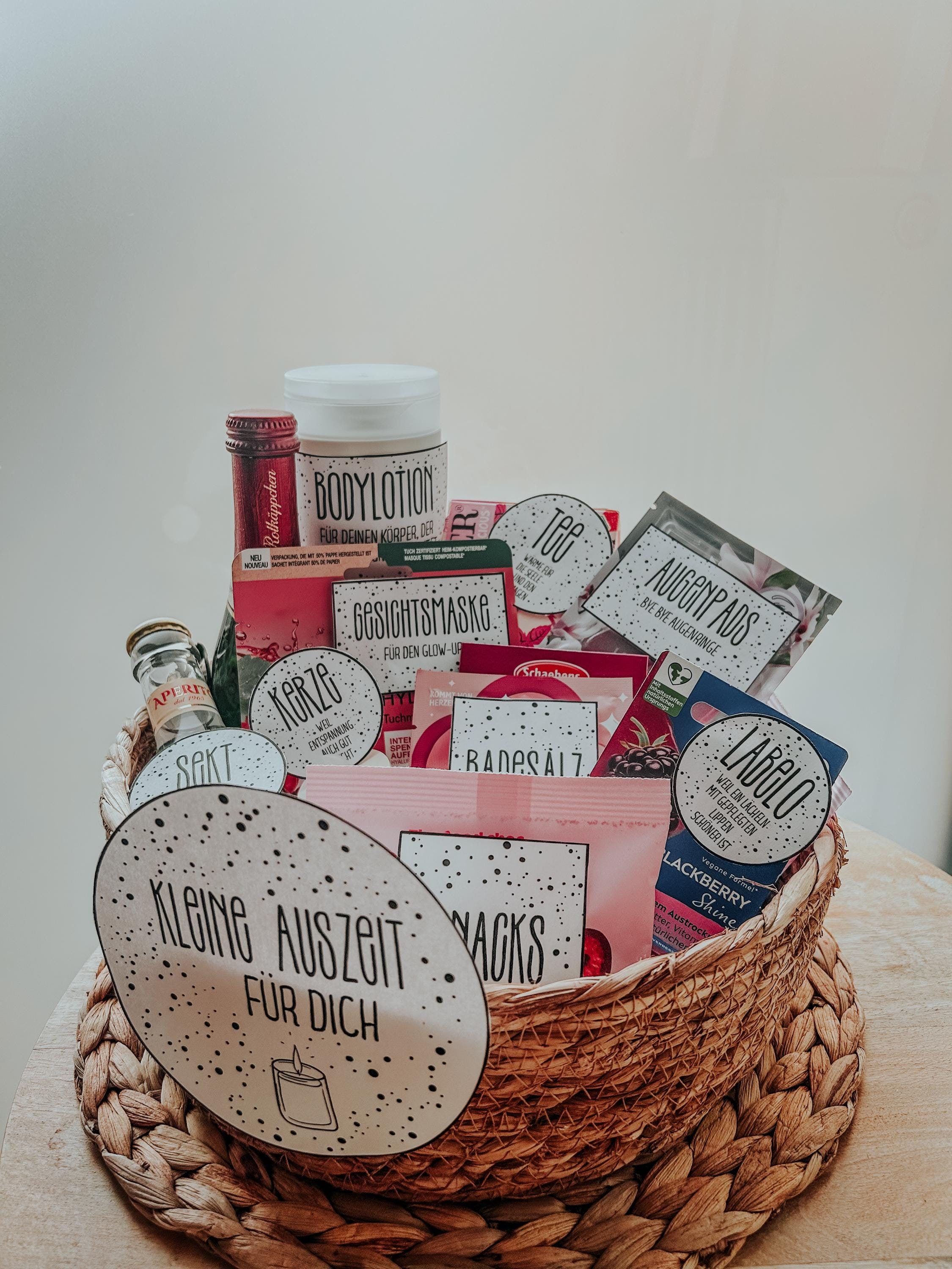 Wellness gift | Labels to attach | Mother's Day gift for a girlfriend | Wellness to go | little time out | Gift basket DIY pdf