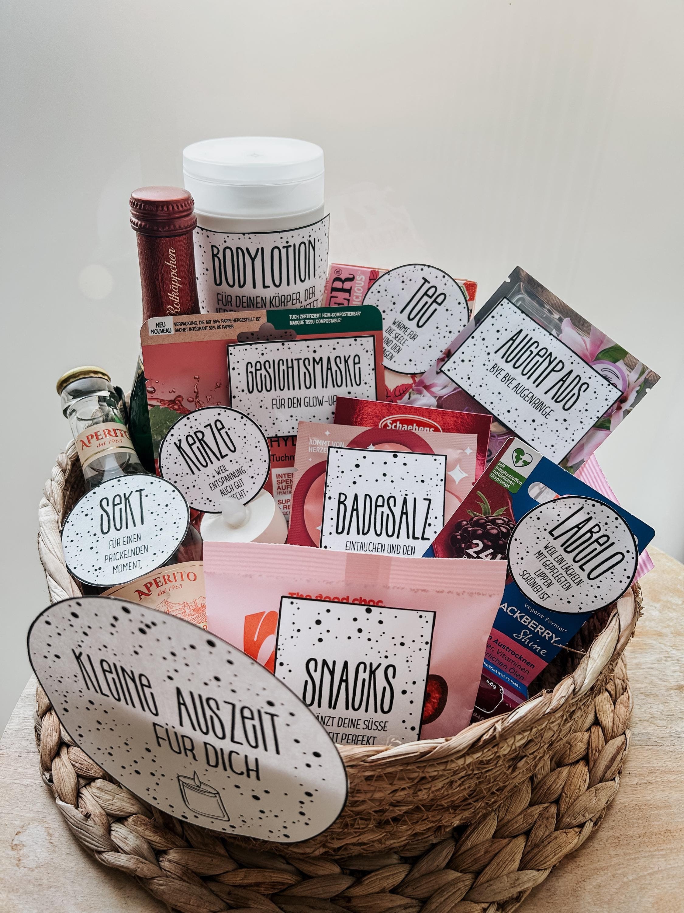 Small Gifts for Girlfriend 60+ Gift Ideas for 2025