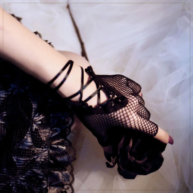 Metamorphose Black Lace Gloves with Cameo - Gloves and Wristwear - Lace  Market: Lolita Fashion Sales