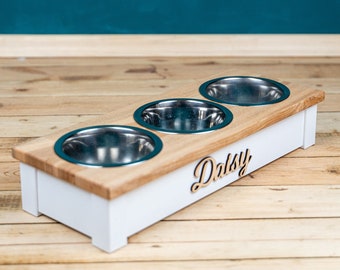 Petit support personnalisé pour gamelles en bois pour chien avec trois bols - Mangeoire pour animaux de compagnie faite main