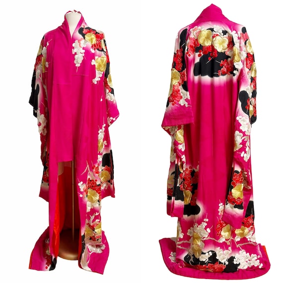 Vintage Japanese Wedding Kimono / Embroidered Kimono / Wedding Kimono
