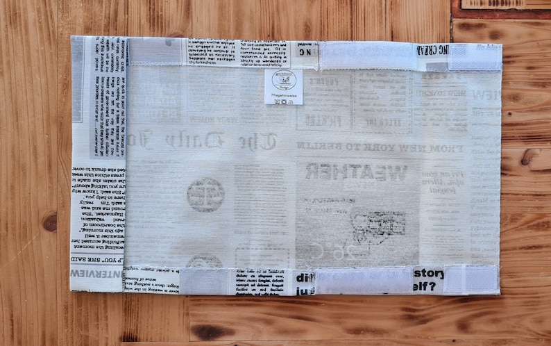 Buchumschlag, Buchhülle mit Zeitungsmotiv, aus Stoff im einzigartigen Stoffi-Design mit Klettverschluss sorgt für perfekten Sitz Bild 4