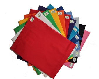Book cover for school books in various sizes, made of fabric with Velcro closure for a perfect fit, matching the notebook covers.