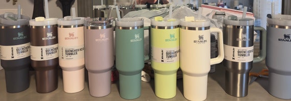 The Quencher H2.0 FlowState Tumbler 40 oz Olive Green / 40oz