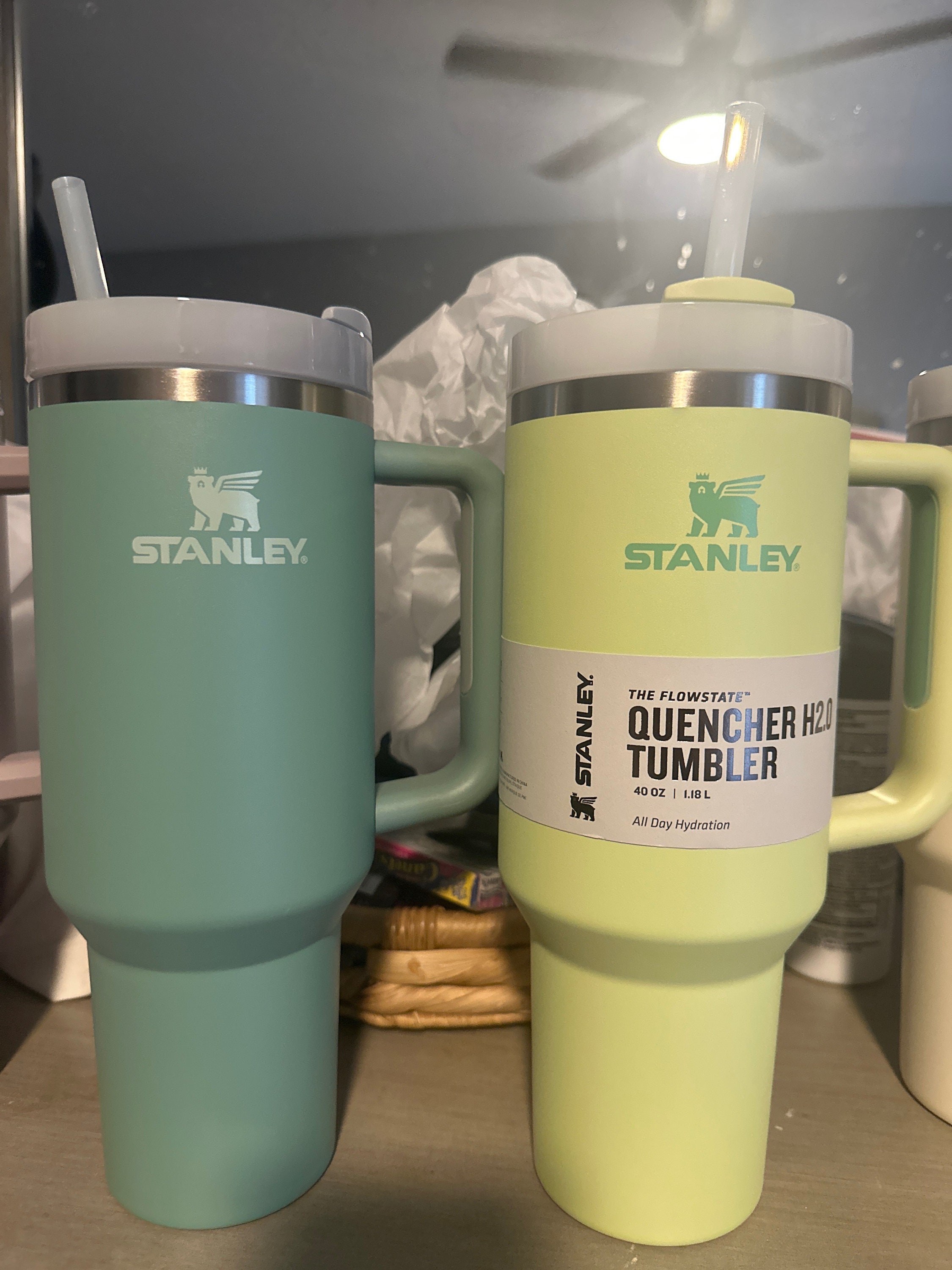 40 ounce stanley cup in color cream｜TikTok Search