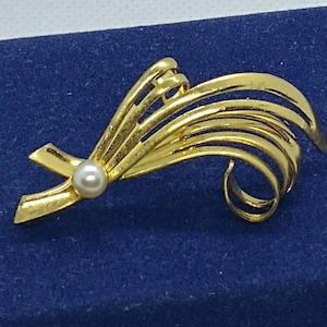 Vintage Gold Brosche drei Blätter mit einer Perle