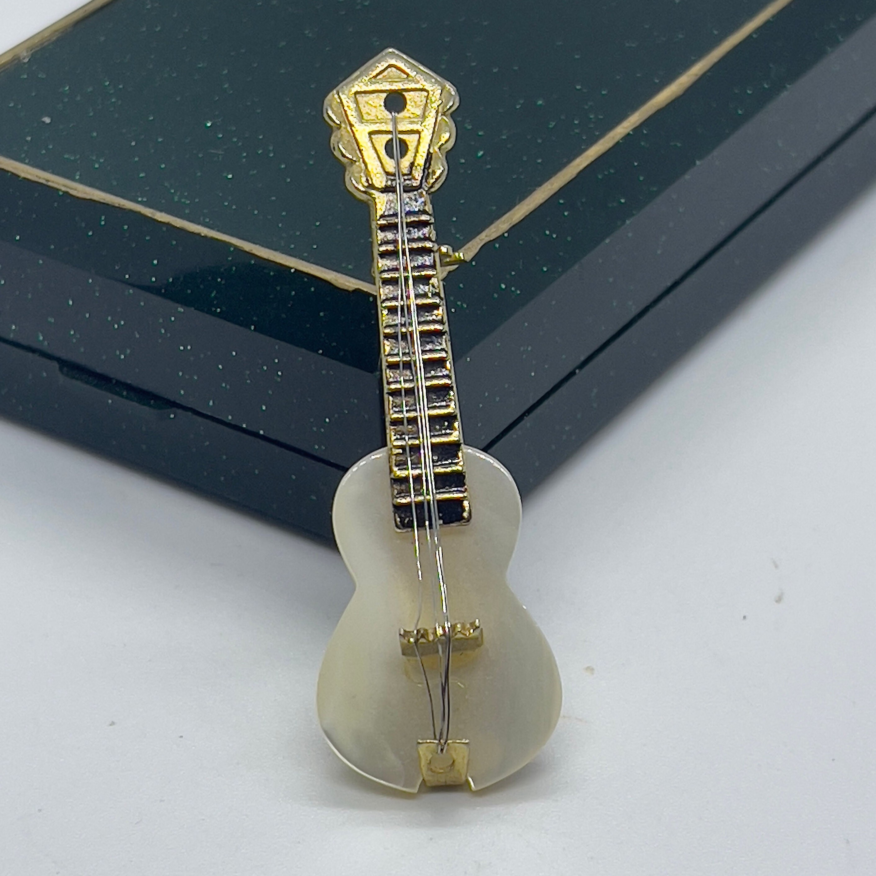 Broche Vintage En Forme De Guitare Avec Incrustations De Nacre/abalone - Couleur Or - État Impeccable