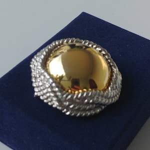 Vintage round brooch gold and silver tone
