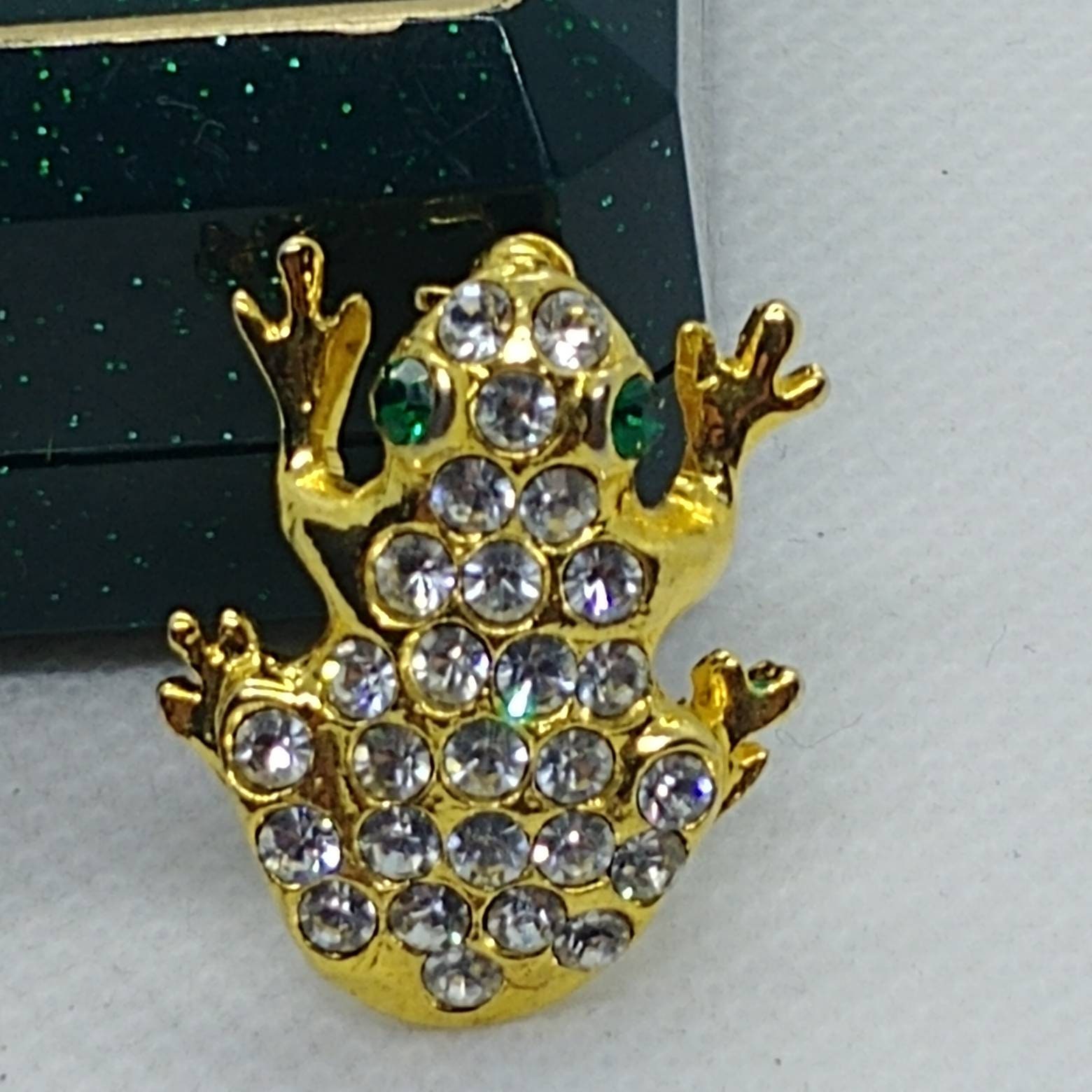 Broche Rétro Grenouille En Résine Jaune – Yeux Cristal – Vintage Années 70/80 – Occasion