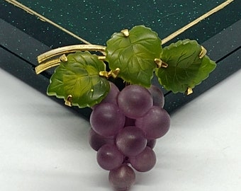 Broche raisin vintage lucite violette et verte