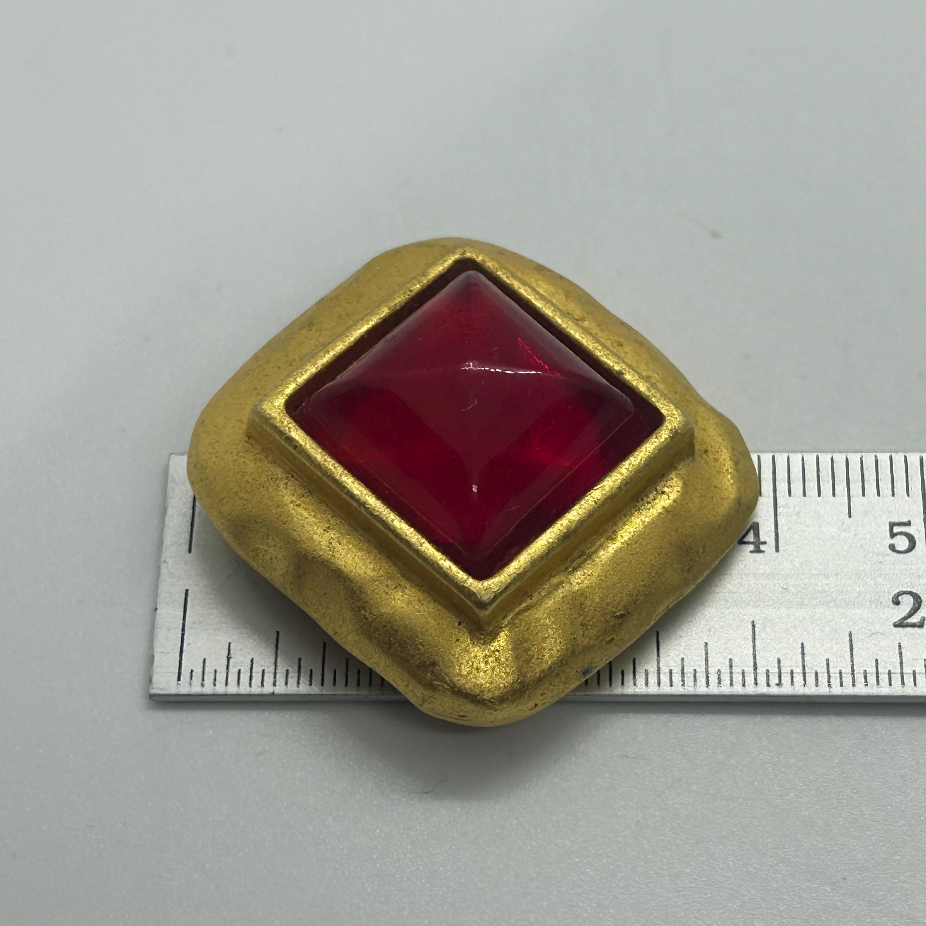 Broche Vintage Rétro En Forme De Larme - Finement Travaillée En Relief Couleur Or - Modèle *3231