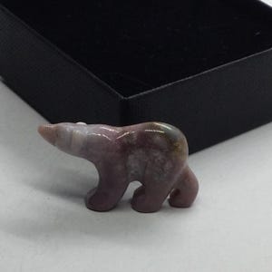 Vintage broche ijsbeer van natuursteen