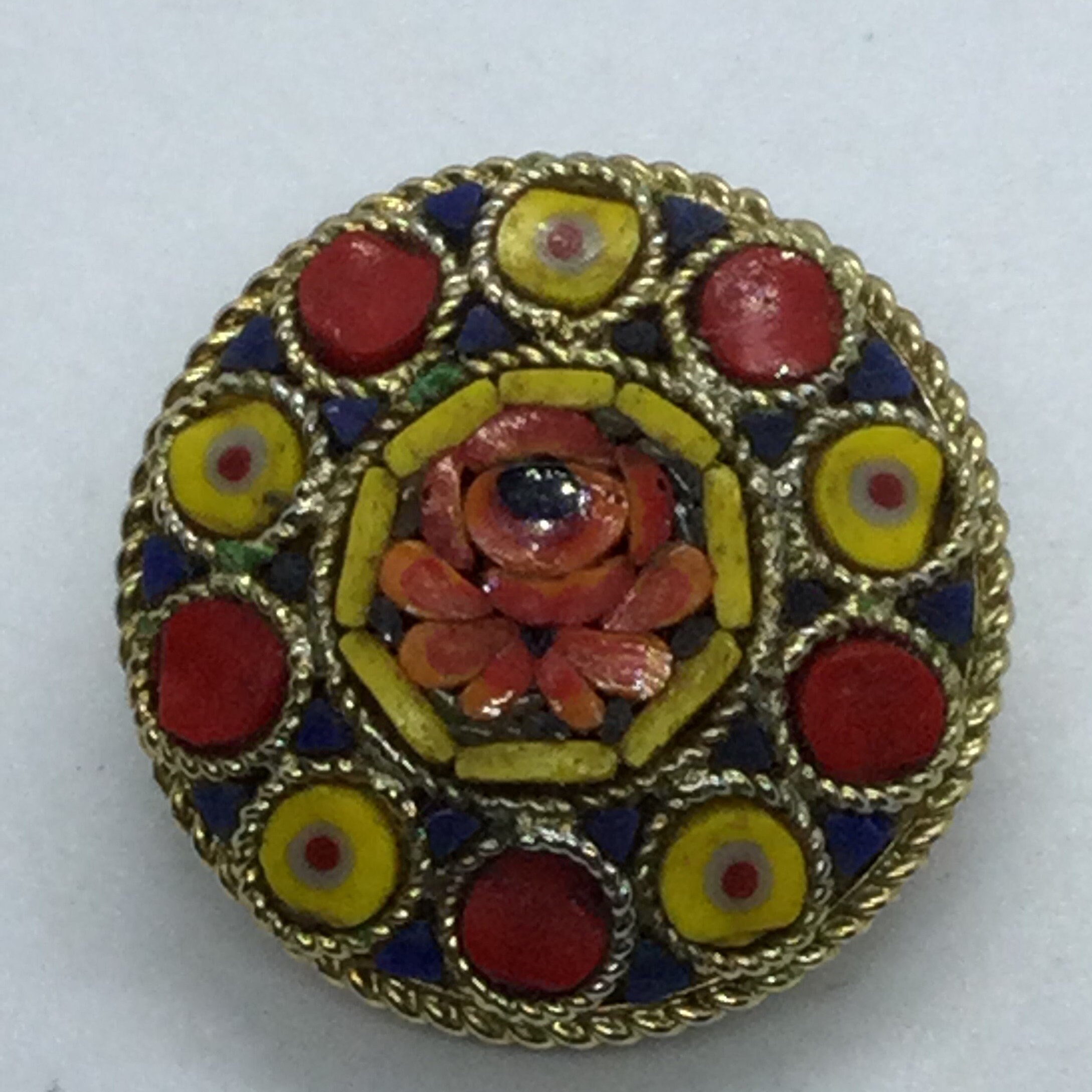 Broche Ancienne Micro Mosaïque Fleurs Et Métal Doré (manques)