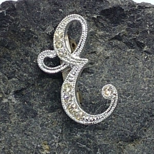 Vintage broche pin letra E inicial tono plata