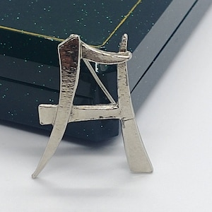 Vintage A Brief Brosche Pin Monogramm, Name, Asien Stil