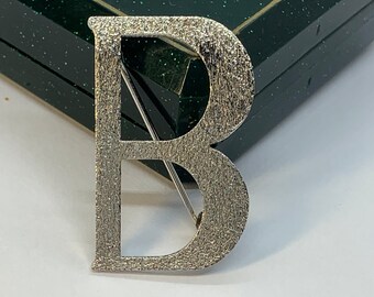 ヴィンテージ ブローチ ピン 文字 B、名前、モノグラム、刻印入り