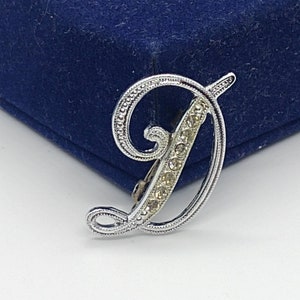 Broche vintage pin letra D tono plata inicial