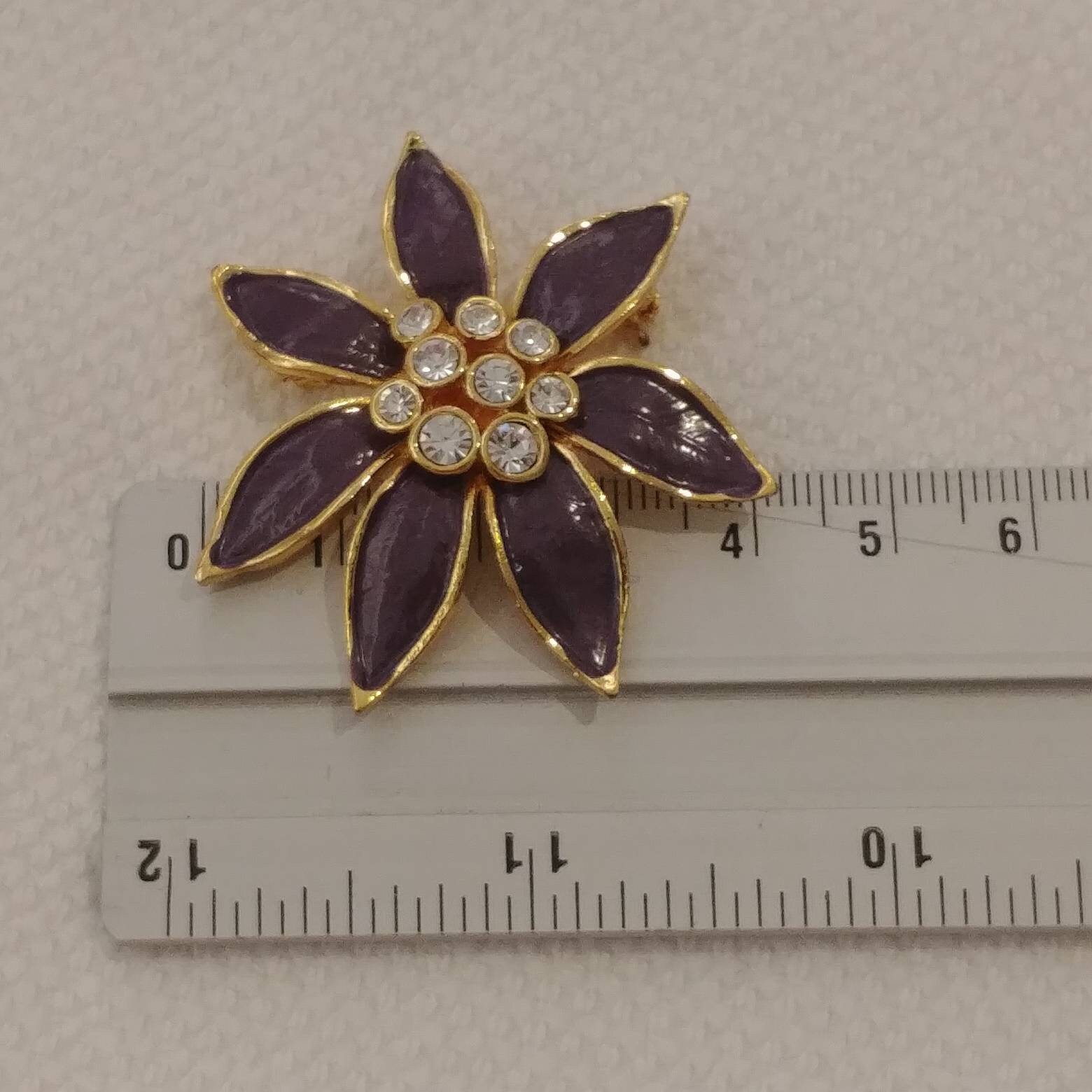 Vintage Enamel Flower Pin / Sultana's Daughter