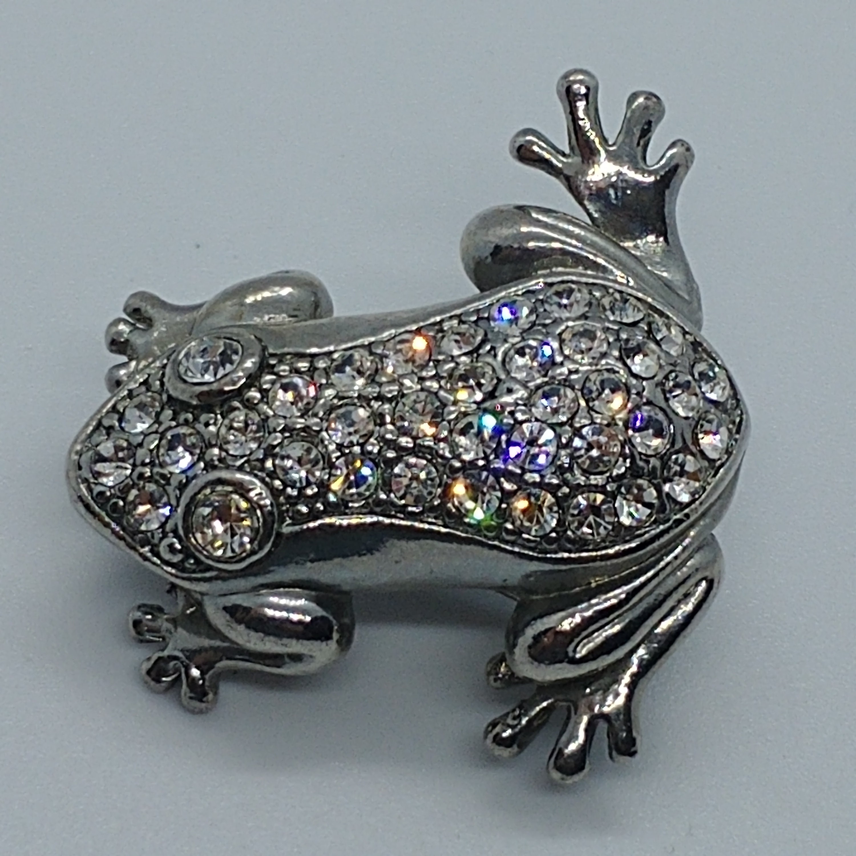 Broche Grenouille Fantaisie En Métal Argenté Avec Strass - Bijou Mignon Et Brillant - Neuf Sans Emballage