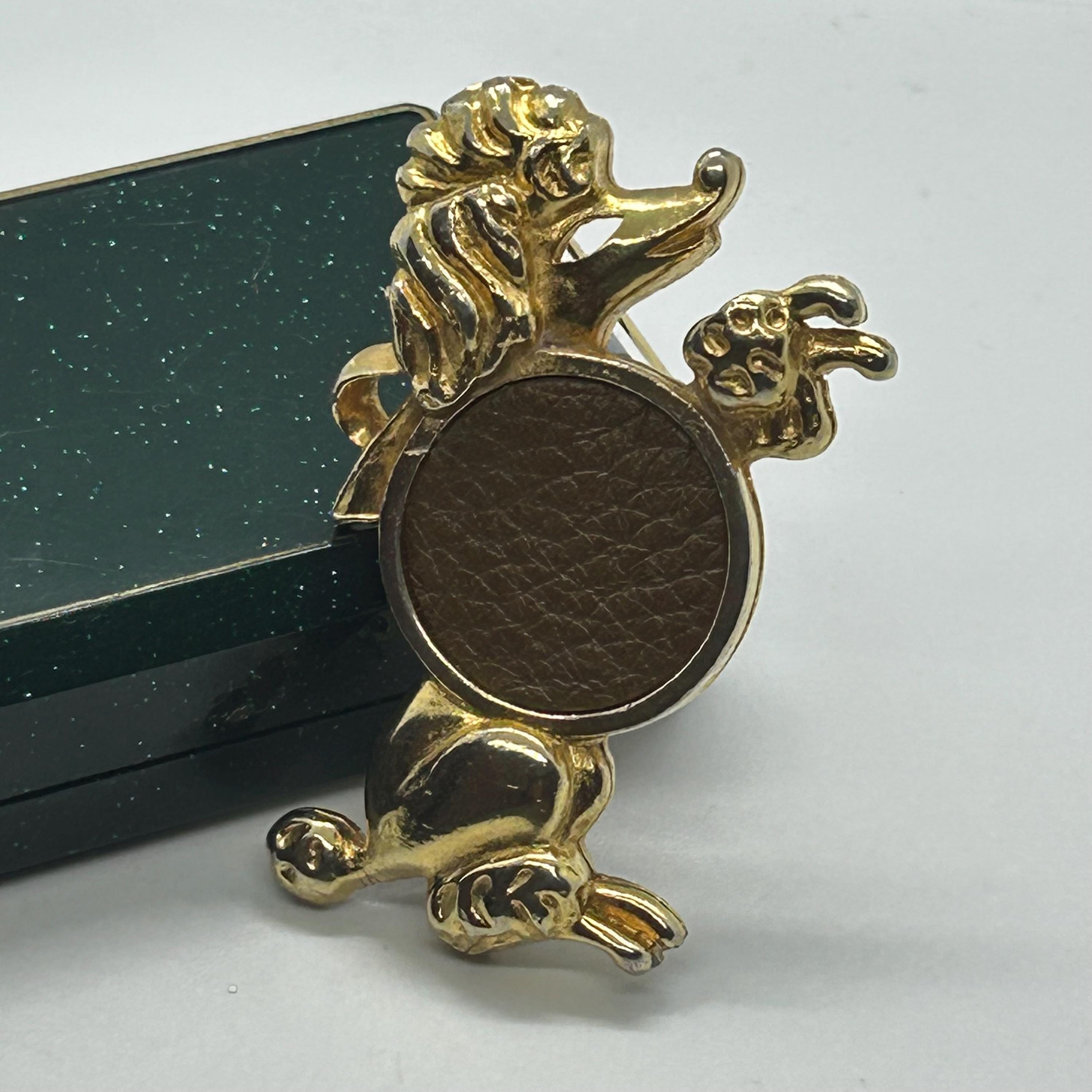 Broche Vintage Lévrier – Métal Doré Style Art Déco Années 90 – Occasion