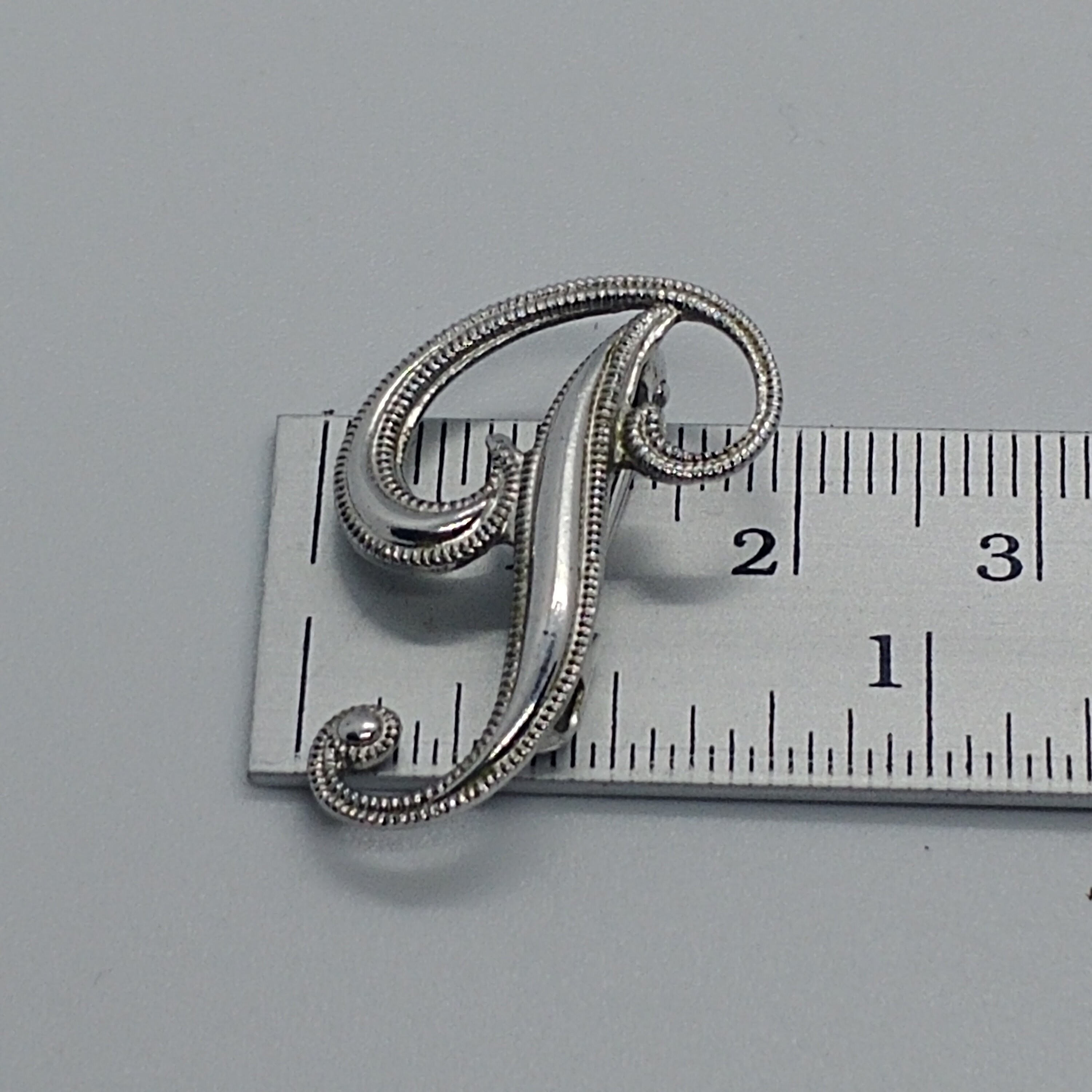 ちょびび様へ♥3/28 Vintage Brooch Pin Letter P Monogram Name Initial Brooch 835