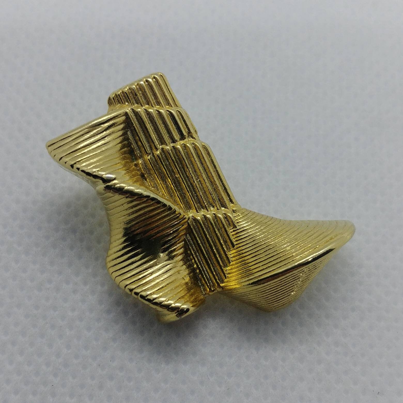 Broche Vintage Claude Montana Métal Doré Logo - Bijou Ancien - Occasion