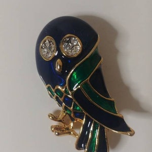 Vintage Owl Brooch: Gold Tone Enamel Bird Pendant