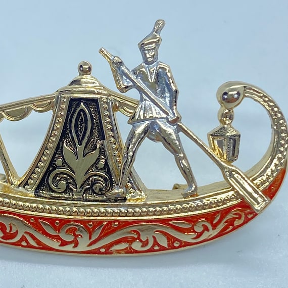 Broche Vintage En Laiton Représentant Un Voilier 3 Mâts - Style Marin, Pigmenté - Occasion (portée)