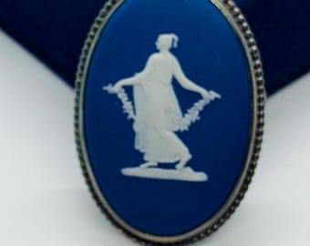 Vintage Gemme/ cameo  brooch/ pendant lady potrait from Wedgwood