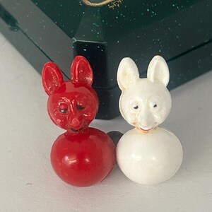 Vintage hare rabbit brooch.Two hares.Antique.