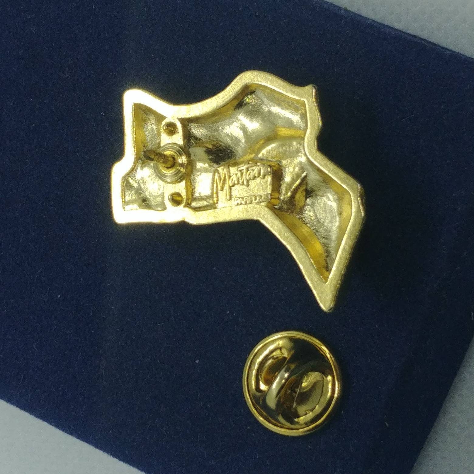 Broche Vintage Claude Montana Métal Doré Logo - Bijou Ancien - Occasion