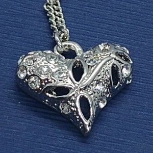 Vintage necklace  pendant chain silver tone heart