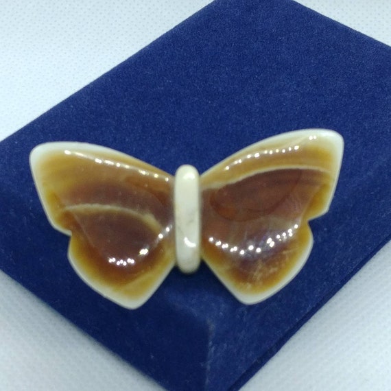 Vintage butterfly/insect brown stoun brooch/pin