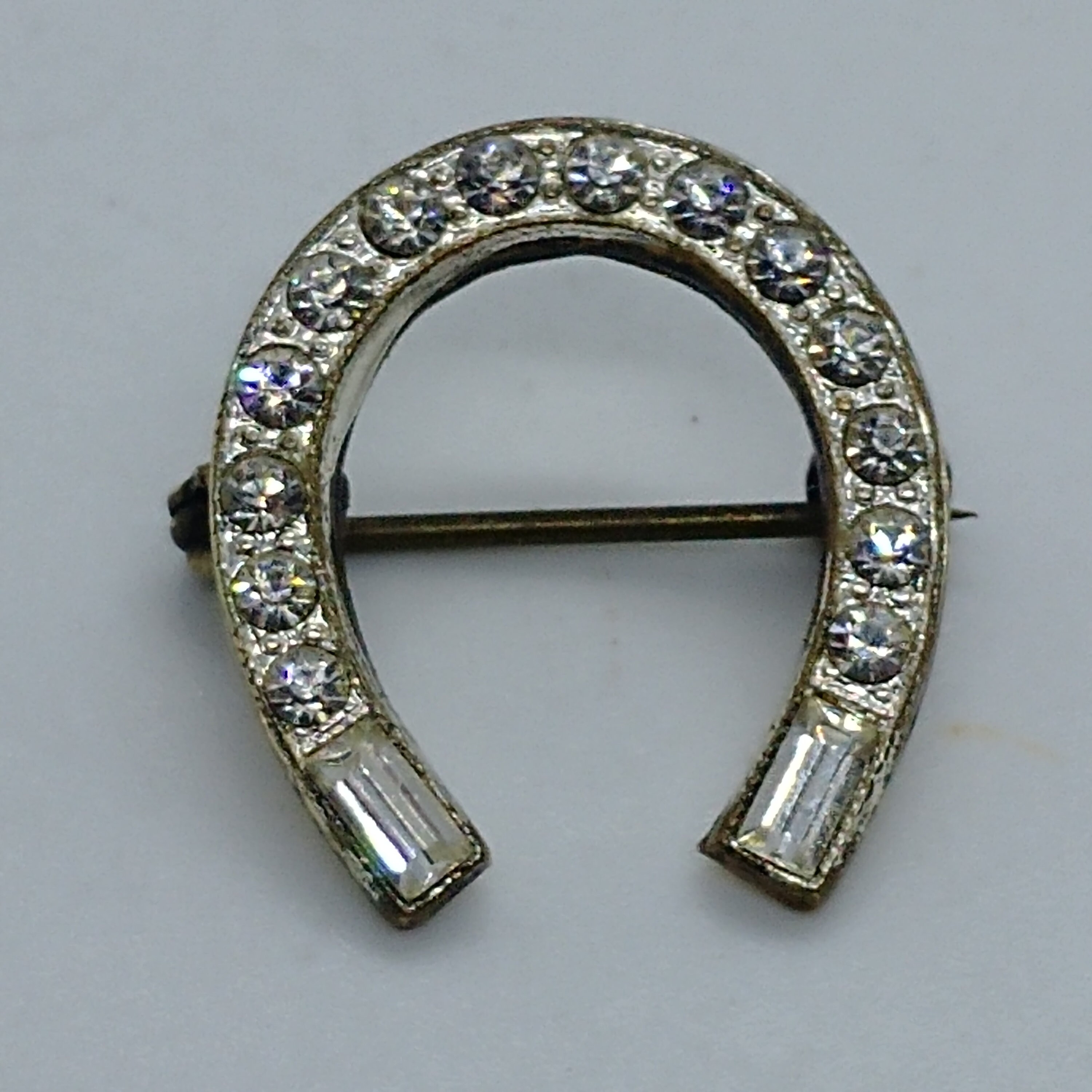Broche Ancienne Fantaisie forme fer a cheval