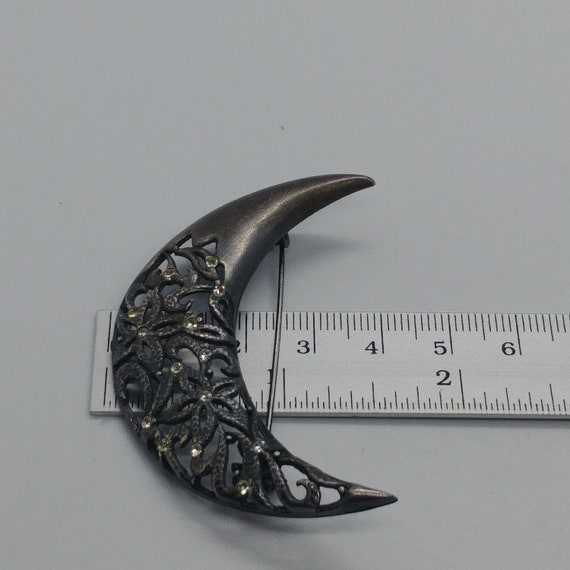 Vintage crescent moon brooch, black filigree meta… - image 8