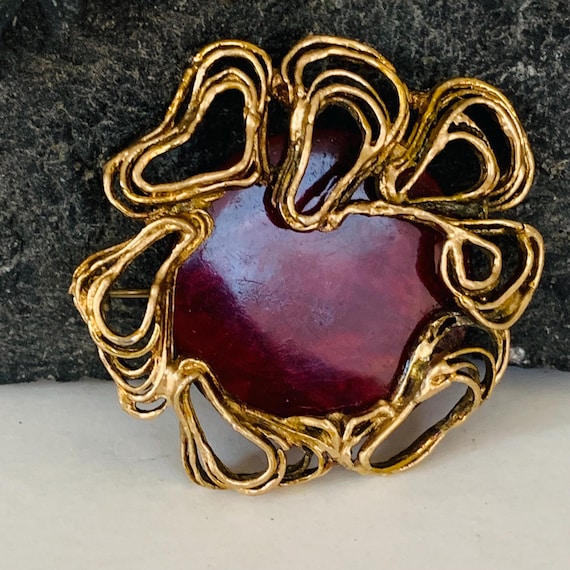 Vintage brooch purple stoun