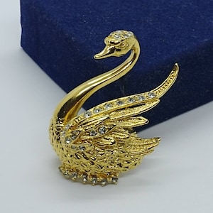 Vintage brooch swan/bird gold tone with rhinestone