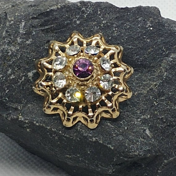 Vintage Metal Filigree Brooch with Purple Stone Vintage Brass Tone Filigree Brooch With Purple Stones - Etsy main image 2