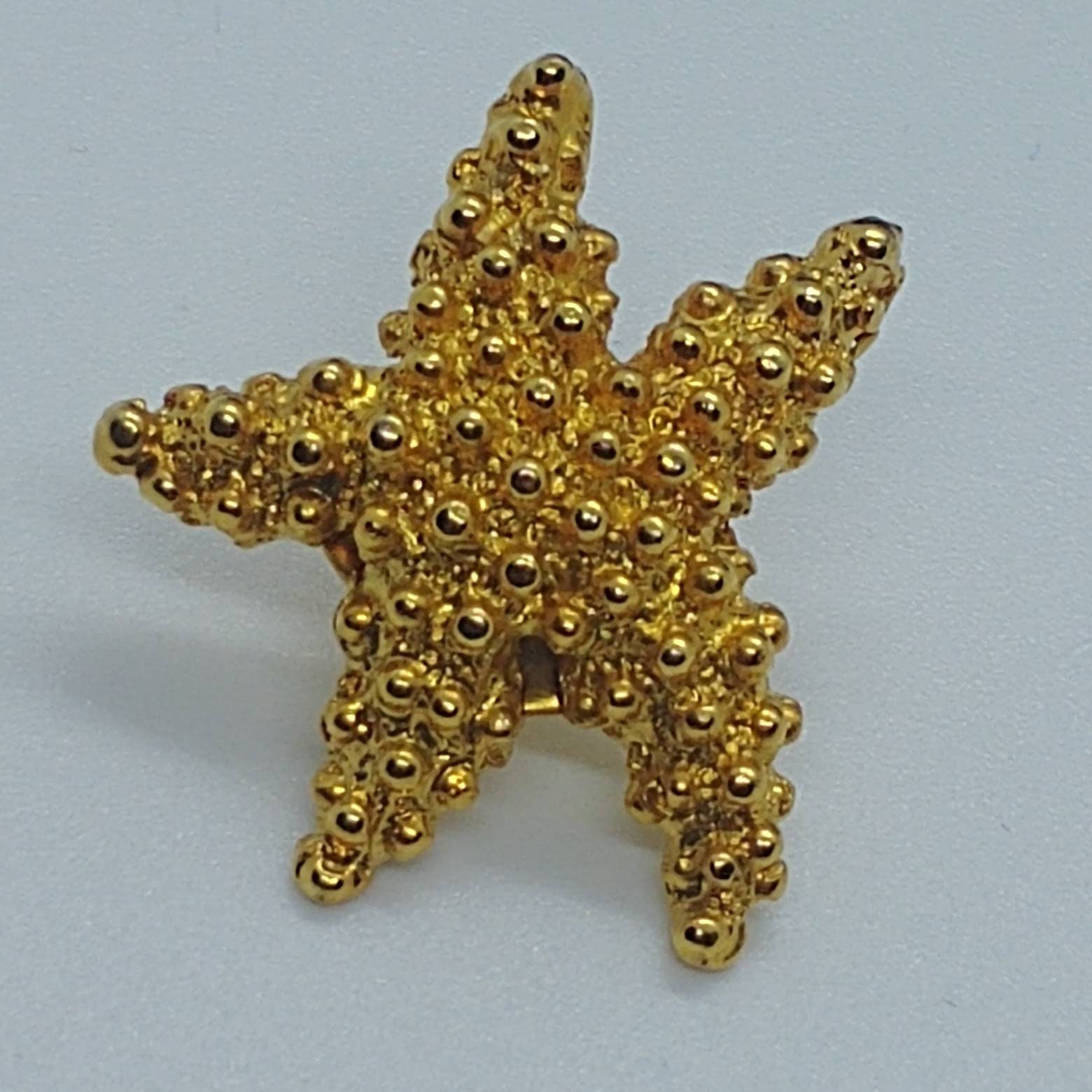 Broche Vintage étoile De Mer - Or Avec Cristaux émeraude Et Saphir - Datée 1989 - État Impeccable