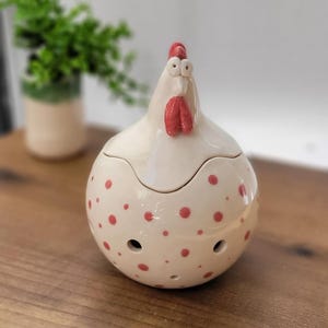 Contenitore per aglio a forma di gallina in ceramica fatto a mano con coperchio, ceramica a pois, stile rustico da cucina