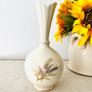 Vintage Lenox China Wheat Pattern 8&quot; Vase Ivory Bulb 24K Gold Trim Made in USA, Fine China, Collectible