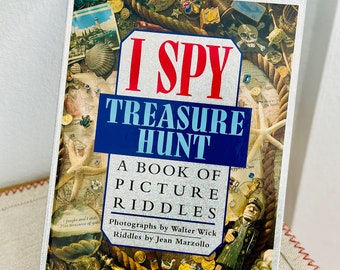 Vintage I Spy Treasure Hunt: A Book of Picture Riddles Relié