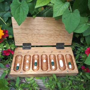 Wooden tablet box made of natural oak or with engraving