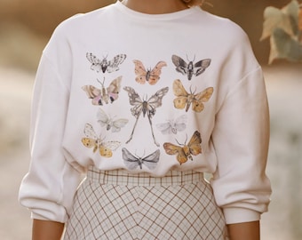 Sudadera con ilustración de polilla en acuarela / Estilo cottagecore