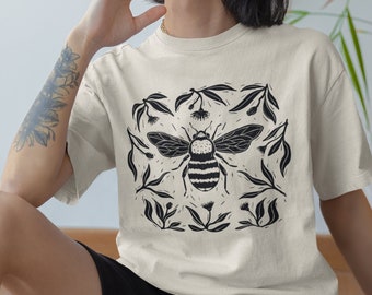 Botanical Bee Illustration T-Shirt | Cottagecore Forestcore Tee