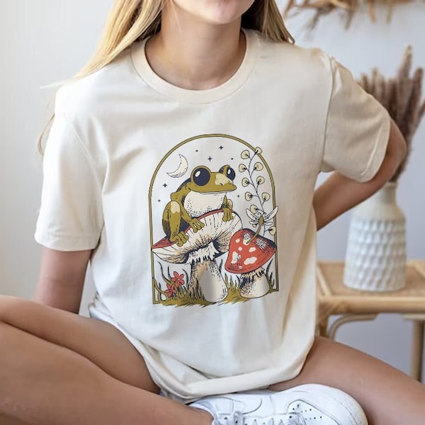 Frog Cottagecore Aesthetic T-shirt | Frog & Mushroom Tee | Botanical Floral Mushroom Frog | Goblincore Cottagecore Clothing