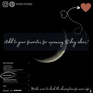 Puede incluir: Un gr&aacute;fico de luna creciente con el texto "&iexcl;A&ntilde;ade a tus favoritos para las pr&oacute;ximas ideas de cumplea&ntilde;os!" El gr&aacute;fico est&aacute; sobre un fondo negro con un coraz&oacute;n rosa en la esquina superior derecha.